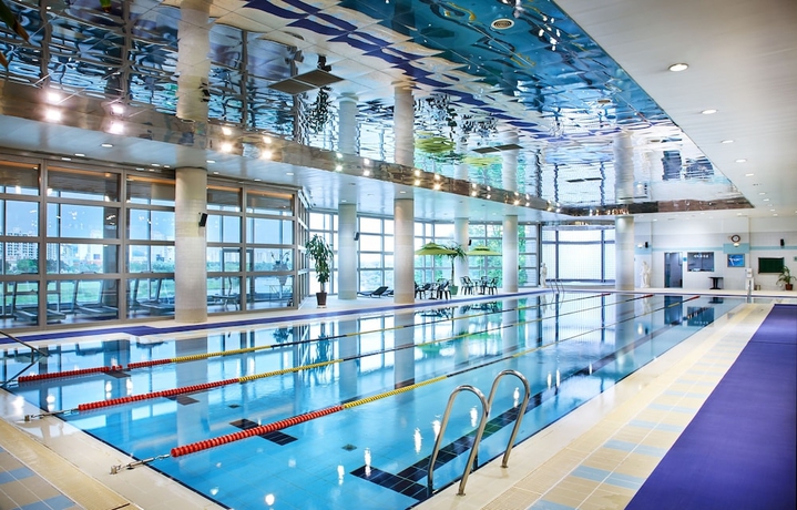 Imagen de la piscina del Hotel Inter Burgo. Foto 15