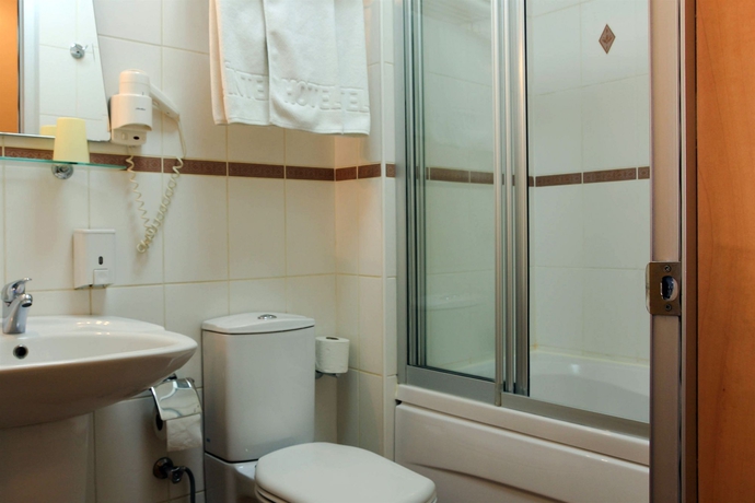 Imagen de la habitación del Hotel Inter Istanbul. Foto 9