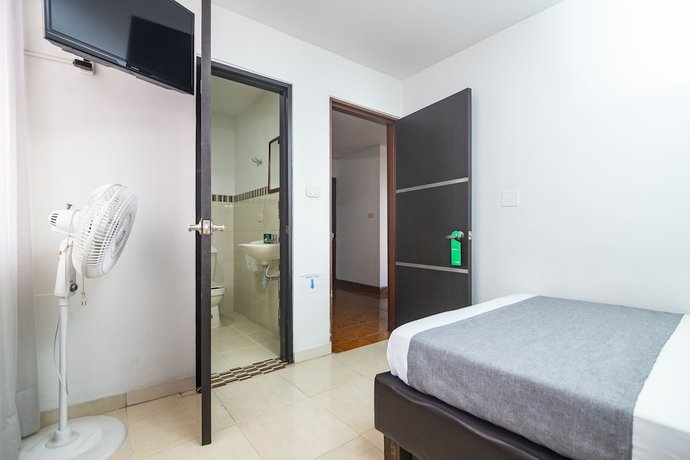 Imagen de la habitación del Hotel Inter del Cafe. Foto 7