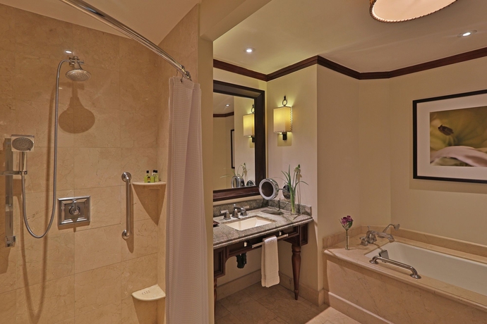 Imagen de la habitación del Hotel InterContinental Costa Rica at Multiplaza Mall by IHG. Foto 2
