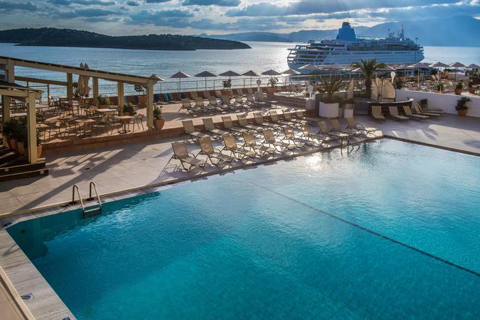 Imagen de la piscina del Hotel InterContinental Crete by IHG. Foto 15