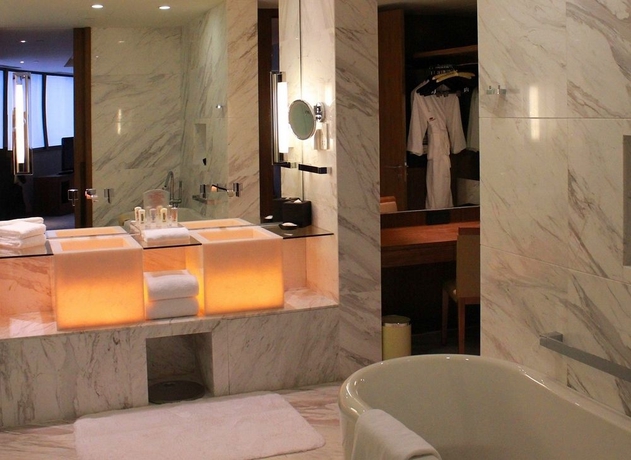 Imagen de la habitación del Hotel InterContinental Shanghai Harbour City, an IHG. Foto 3