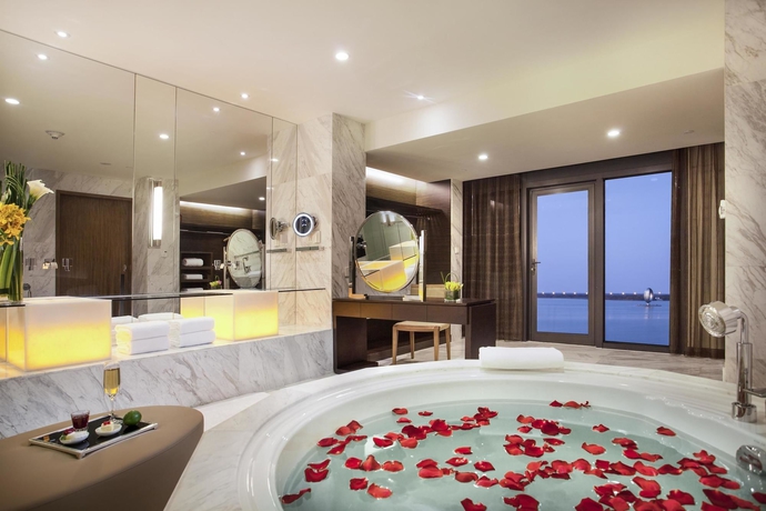 Imagen de la habitación del Hotel InterContinental Shanghai Harbour City, an IHG. Foto 4