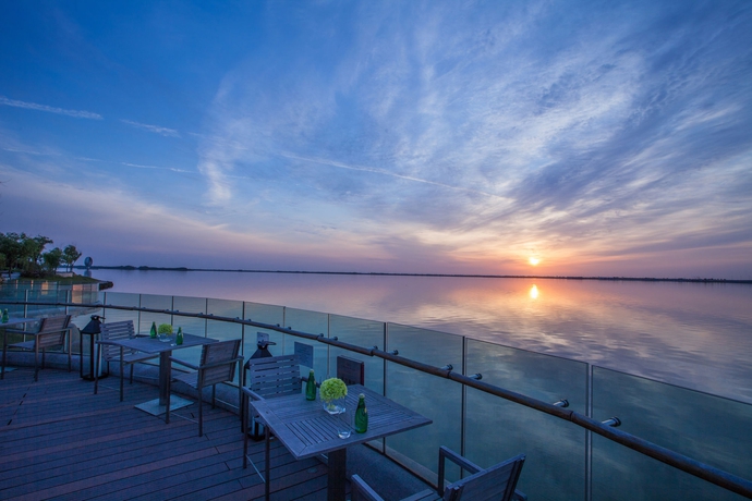 Imagen de la habitación del Hotel InterContinental Shanghai Harbour City, an IHG. Foto 10