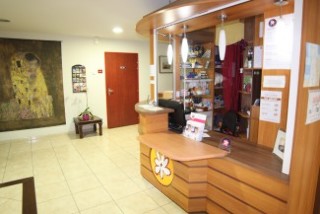 Imagen general del Hotel Inter-Hotel Saint-Lo. Foto 2