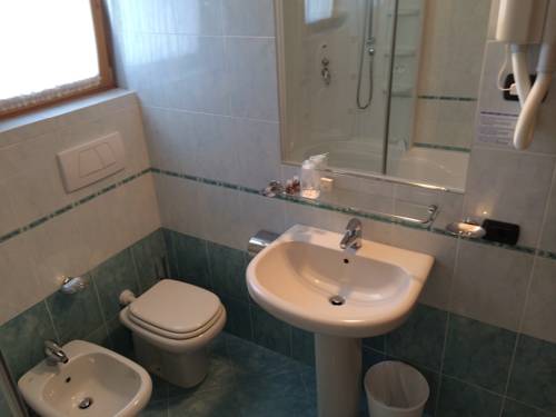 Imagen de la habitación del Hotel Interalpen. Foto 5