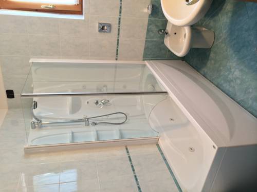 Imagen de la habitación del Hotel Interalpen. Foto 6