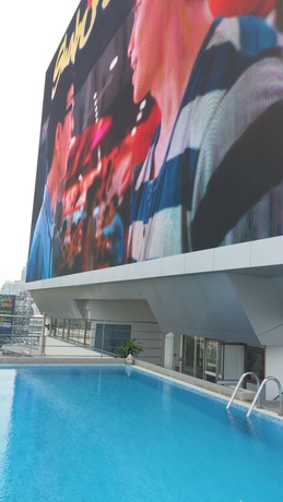 Imagen de la piscina del Hotel Interchange Tower Serviced Apartment. Foto 14