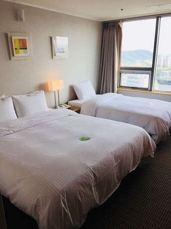 Imagen de la habitación del Hotel Interciti. Foto 7