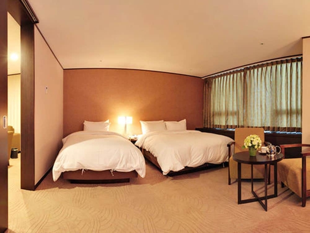 Imagen de la habitación del Hotel Interciti. Foto 14