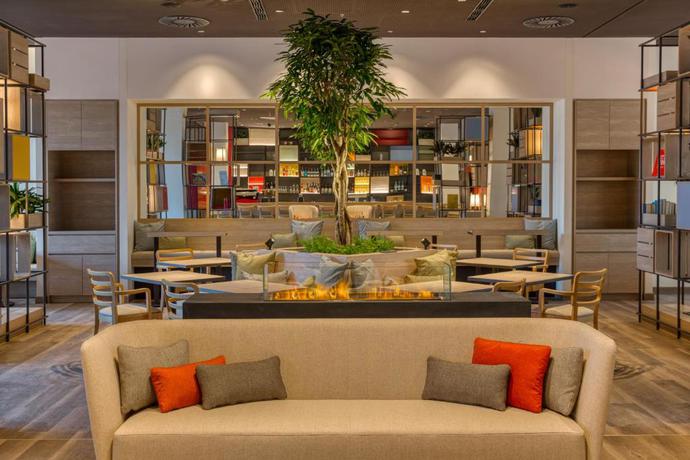 Imagen general del Hotel Intercity Berlin Airport BER Terminal 1+2. Foto 8