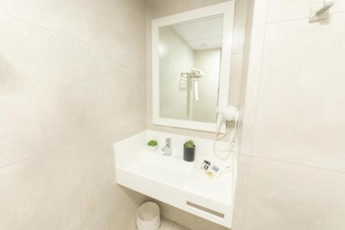 Imagen de la habitación del Hotel Intercity Campina Grande Citymix. Foto 9