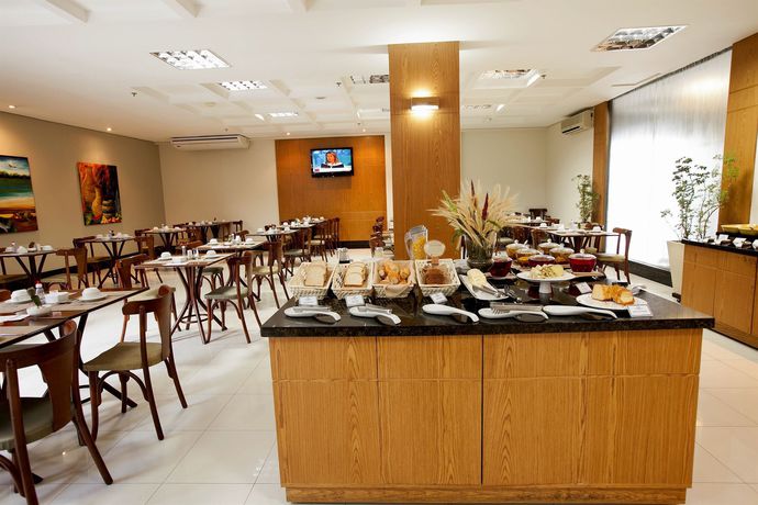 Imagen del bar/restaurante del Hotel Intercity Cuiab&aacute;. Foto 2