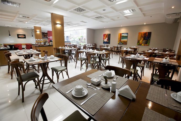 Imagen del bar/restaurante del Hotel Intercity Cuiab&aacute;. Foto 3