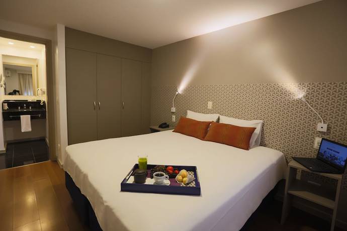 Imagen de la habitación del Hotel Intercity Curitiba 7 de Setembro. Foto 16