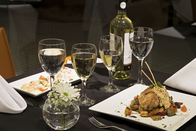 Imagen del bar/restaurante del Hotel Intercity Montevideo. Foto 4