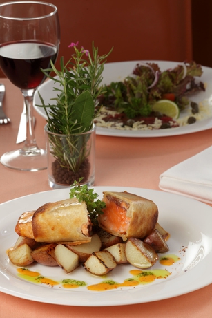 Imagen del bar/restaurante del Hotel Intercity Montevideo. Foto 5