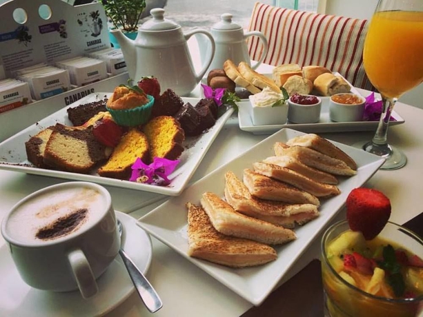 Imagen del bar/restaurante del Hotel Intercity Montevideo. Foto 6