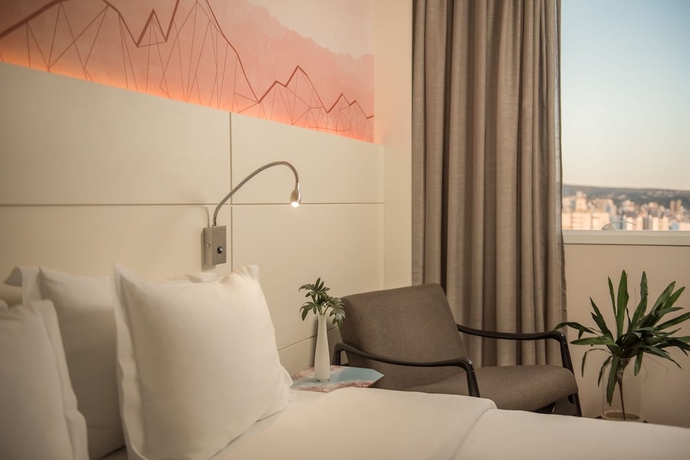 Imagen de la habitación del Hotel Intercity Porto Alegre Cidade Baixa. Foto 6