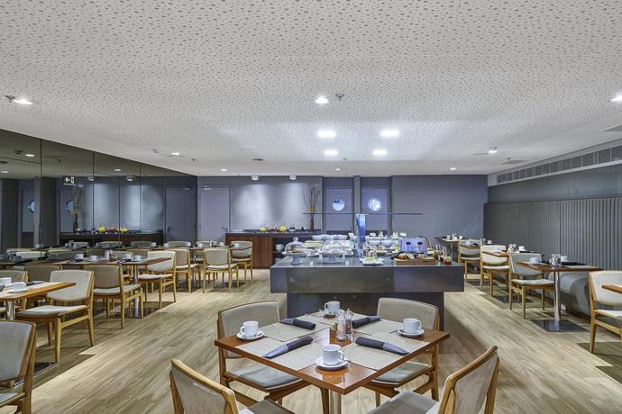 Imagen del bar/restaurante del Hotel Intercity Rio De Janeiro Porto Maravilha. Foto 2