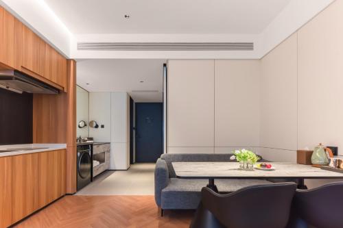 Imagen de la habitación del Hotel Intercity Shanghai Xuhui Binjiang International Media Port. Foto 19