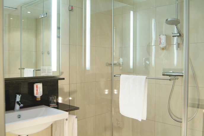 Imagen de la habitación del Hotel Intercity Stuttgart. Foto 11