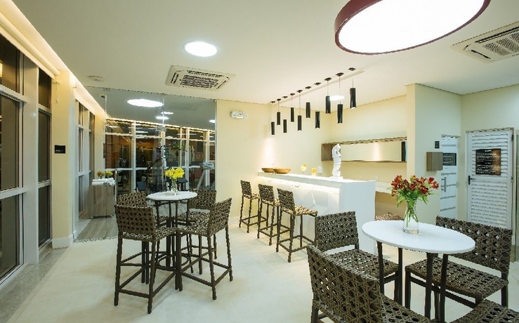 Imagen del bar/restaurante del Hotel Intercity Suape Costa Dourada. Foto 3