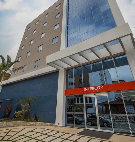 Imagen de los exteriores del Hotel Intercity Teresopolis. Foto 12