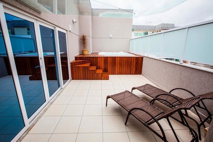 Imagen de la piscina del Hotel Intercity Teresopolis. Foto 15