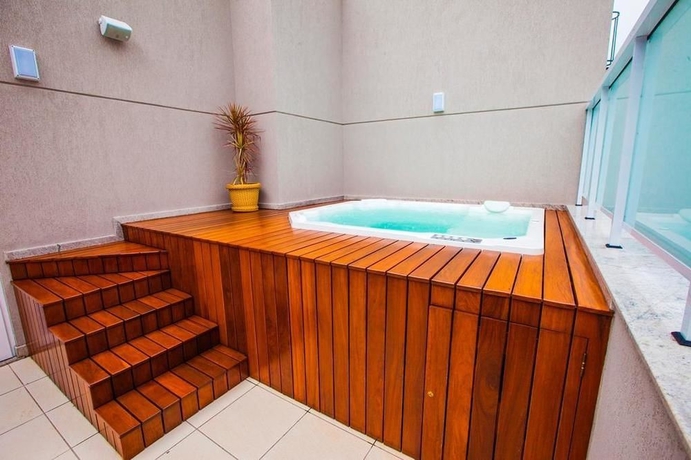 Imagen de la piscina del Hotel Intercity Teresopolis. Foto 16