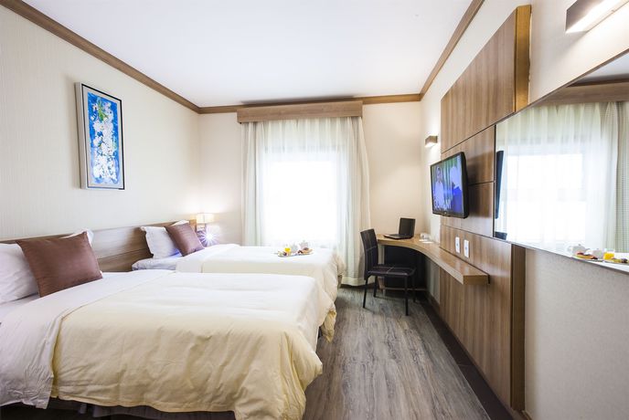 Imagen de los interiores del Hotel Intercity Vinhedo. Foto 12