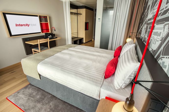 Imagen de la habitación del Hotel IntercityHotel Amsterdam Schiphol Airport. Foto 5