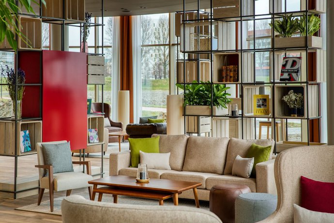 Imagen de los interiores del Hotel IntercityHotel Amsterdam Schiphol Airport. Foto 19