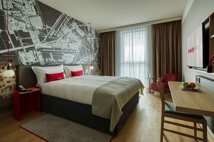Imagen de la habitación del Hotel IntercityHotel Amsterdam Schiphol Airport. Foto 16