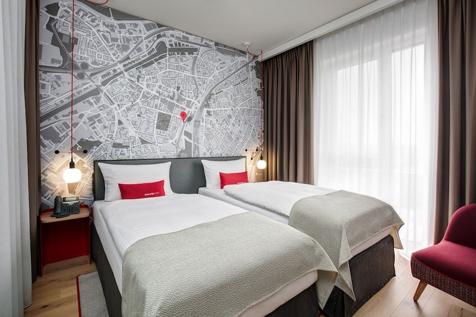 Imagen de la habitación del Hotel IntercityHotel Amsterdam Schiphol Airport. Foto 17