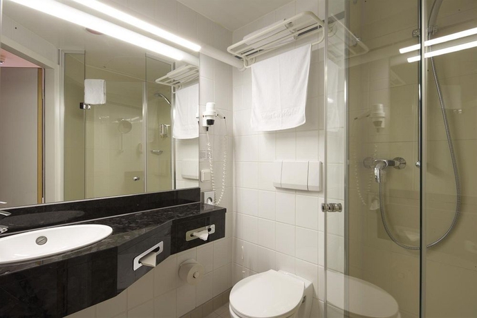 Imagen de la habitación del Hotel IntercityHotel Berlin Ostbahnhof. Foto 6