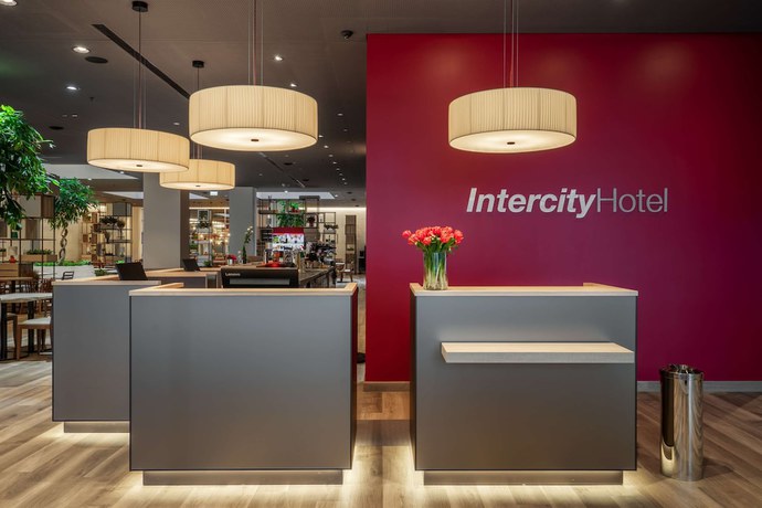 Imagen de los interiores del Hotel IntercityHotel Budapest. Foto 13