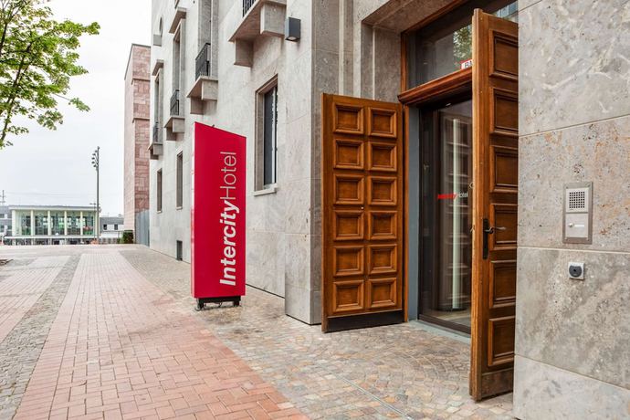 Imagen de los exteriores del Hotel IntercityHotel Dortmund. Foto 8