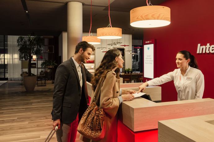 Imagen de los interiores del Hotel IntercityHotel Dortmund. Foto 11