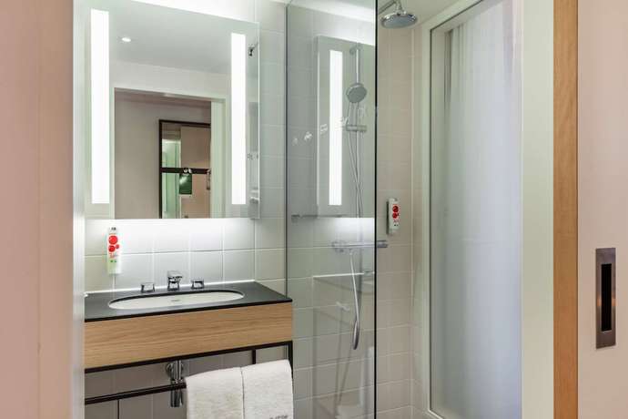 Imagen de la habitación del Hotel IntercityHotel Dortmund. Foto 7