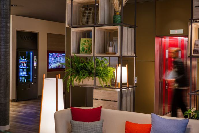 Imagen de los interiores del Hotel IntercityHotel Geneva. Foto 7