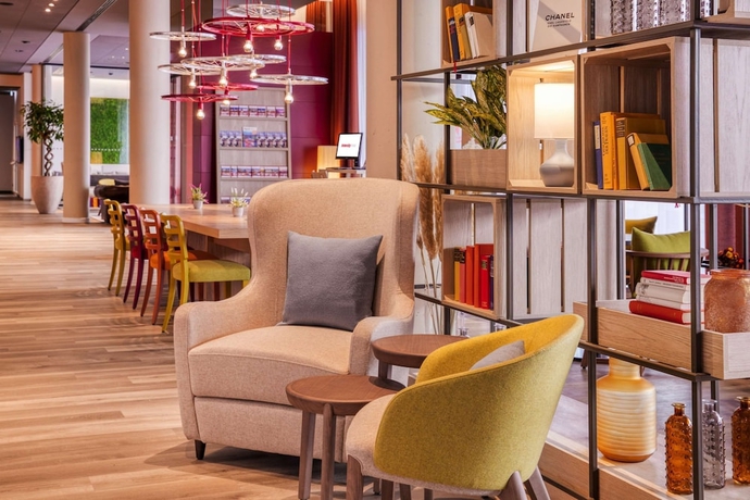 Imagen de los interiores del Hotel IntercityHotel Graz. Foto 16