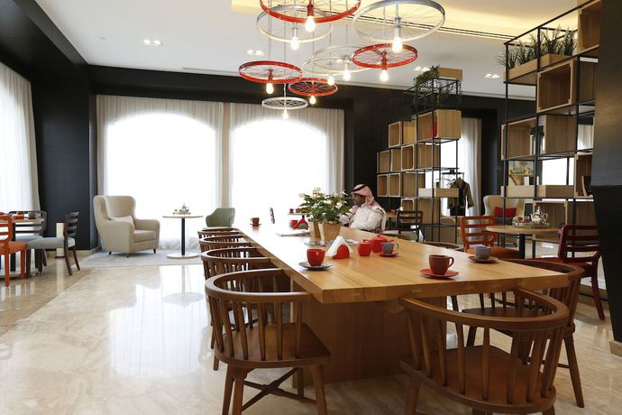 Imagen del bar/restaurante del Hotel IntercityHotel Riyadh Malaz. Foto 2