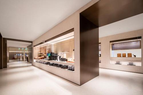 Imagen del bar/restaurante del Hotel IntercityHotel Shanghai Hongqiao Airport. Foto 3