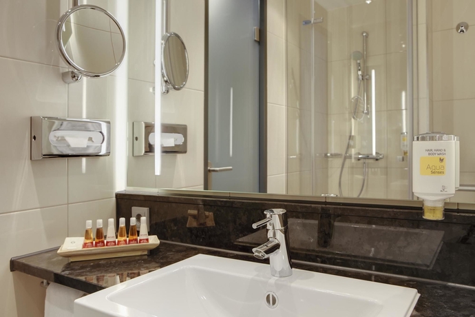 Imagen de la habitación del Hotel Intercityhotel Bonn. Foto 11