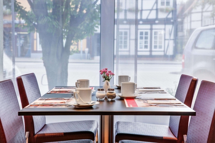 Imagen del bar/restaurante del Hotel Intercityhotel Celle. Foto 3