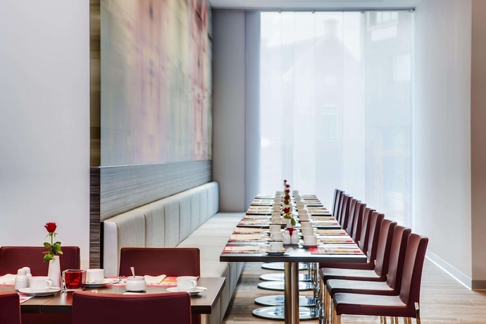 Imagen del bar/restaurante del Hotel Intercityhotel Enschede. Foto 7