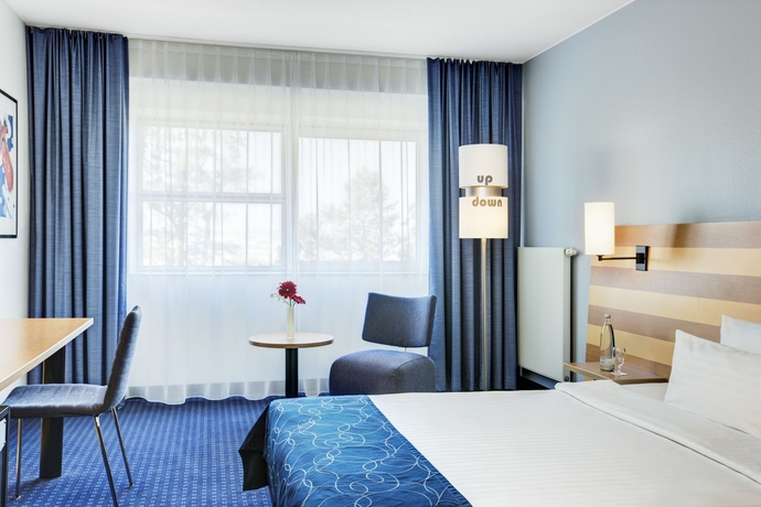 Imagen de la habitación del Hotel Intercityhotel Frankfurt Airport. Foto 6
