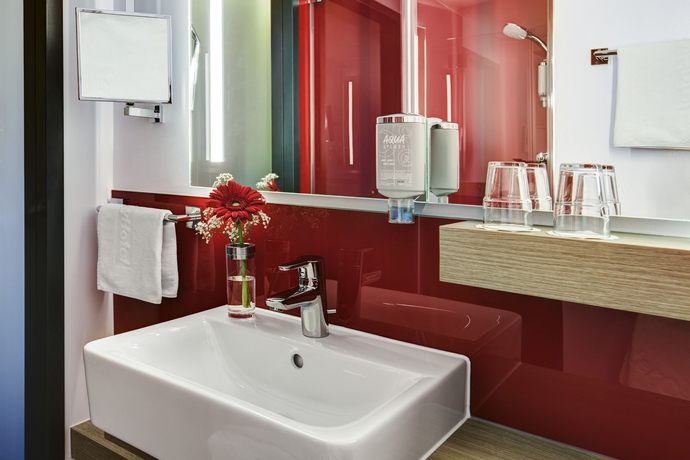 Imagen de la habitación del Hotel Intercityhotel Frankfurt Airport. Foto 10