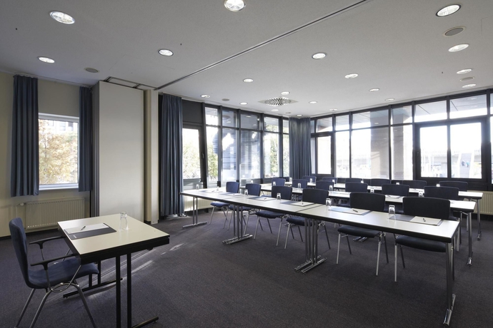 Imagen de los interiores del Hotel Intercityhotel Freiburg. Foto 8